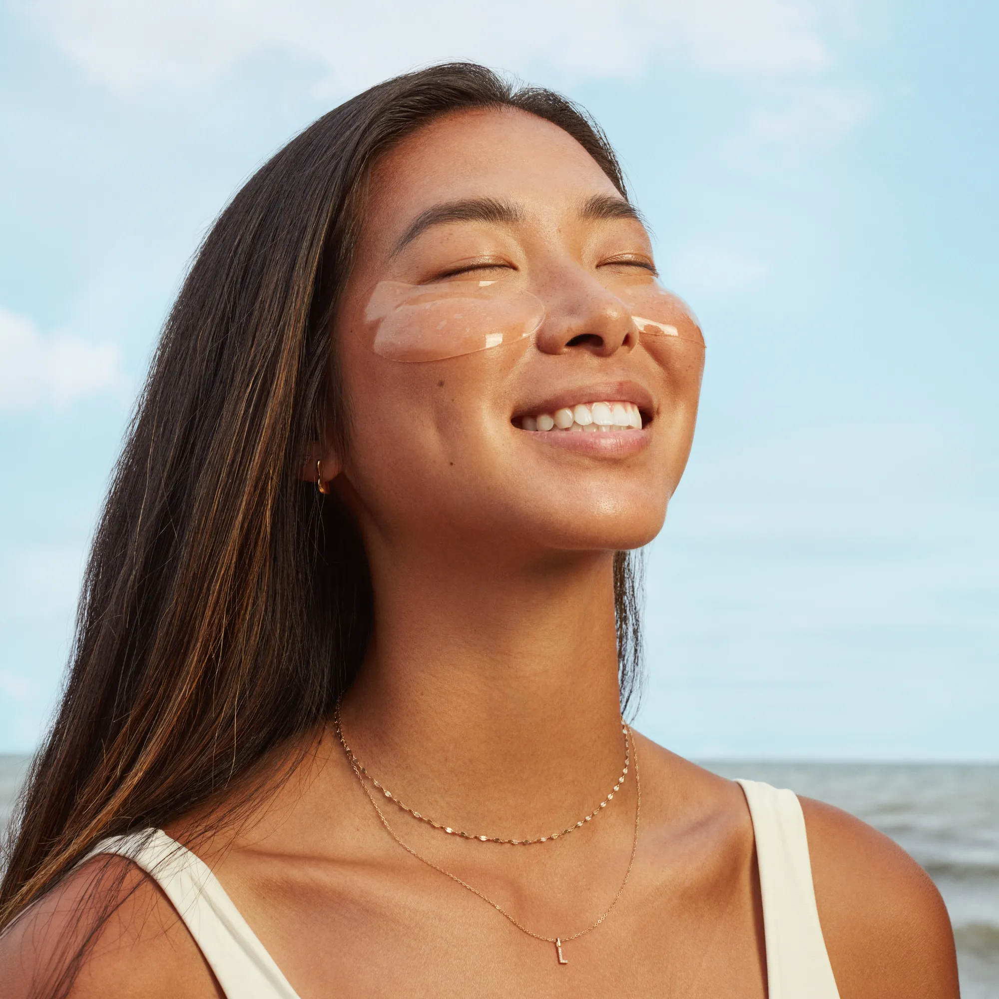 Brighter Days Red Algae   Avocado Biodegradable Eye Mask